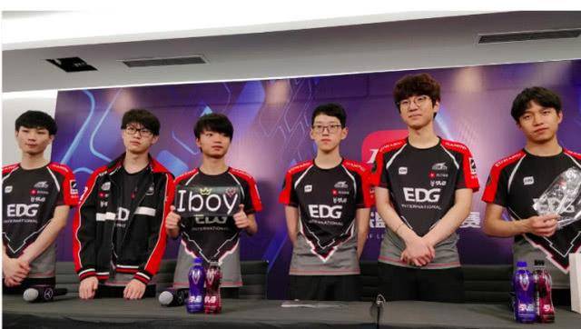 这位球员凭 这位球员凭