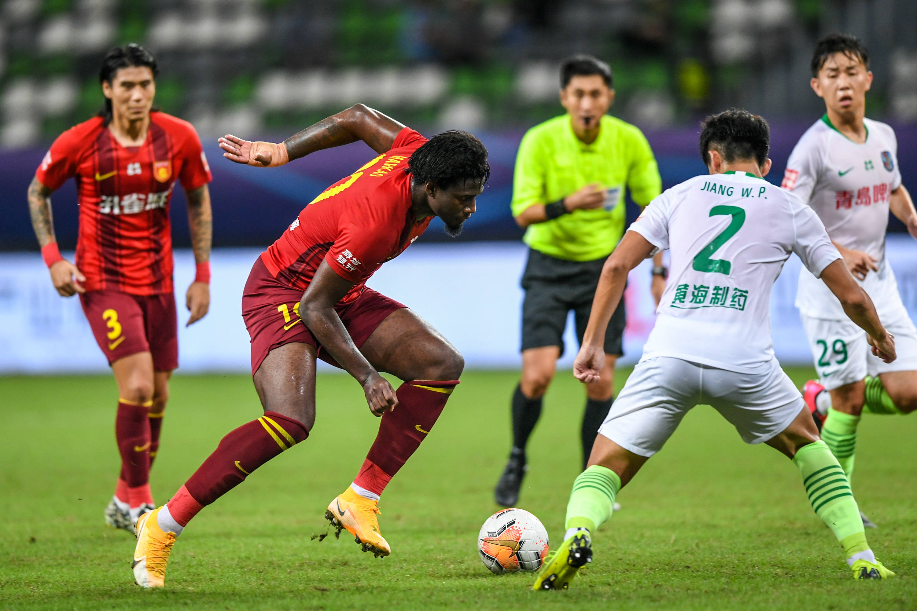 成本压力与 成本压力与