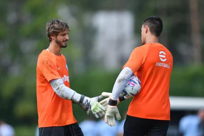 悬念被推到 悬念被推到